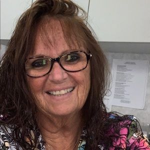 Meet your Posher, Debi